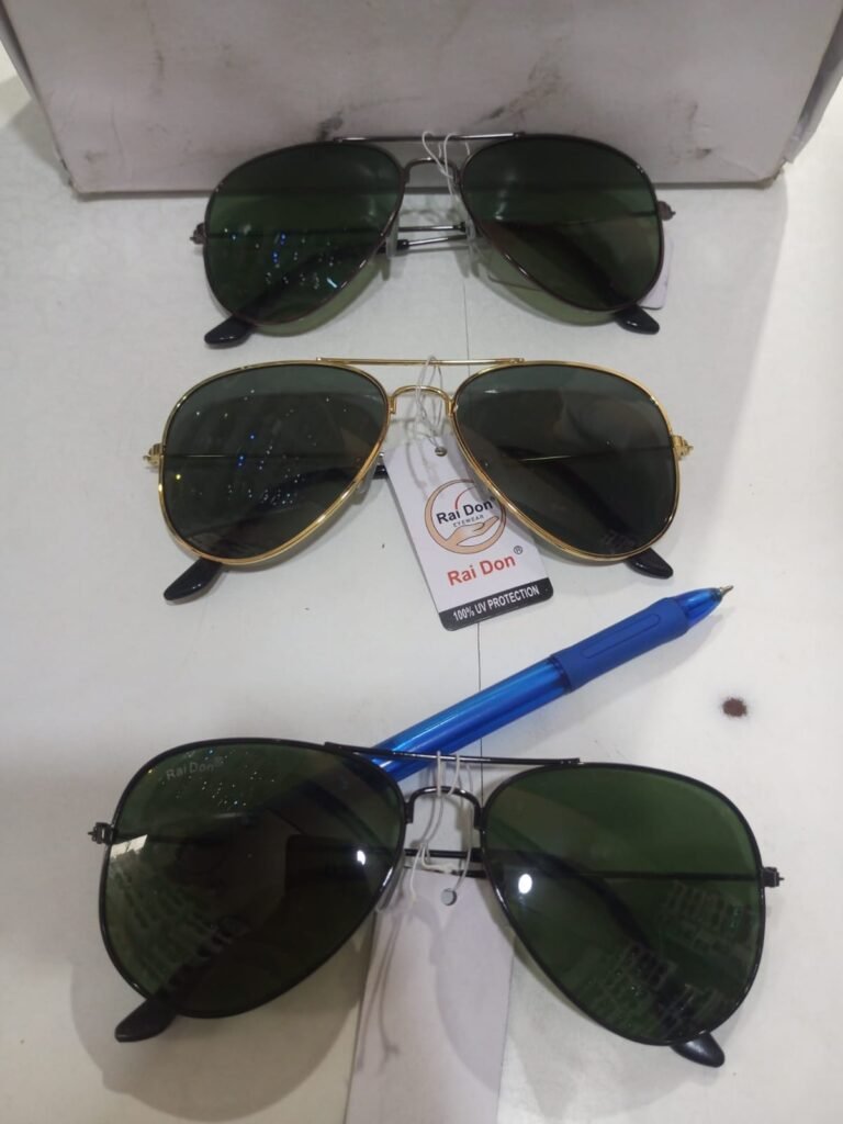 Uni model Aviator shape sun glasses