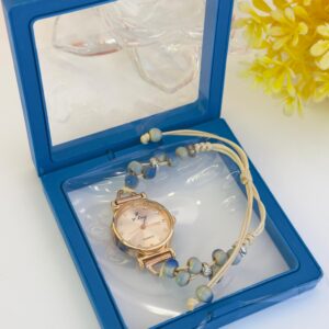 GIRLS BRACLET STYLE WATCH.
